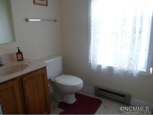 135 Supreme Dr - Photo 12