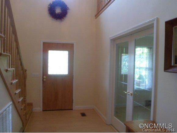 135 Supreme Dr - Photo 14