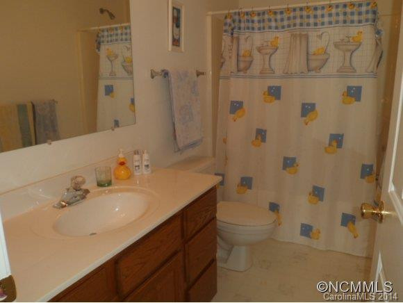 135 Supreme Dr - Photo 16