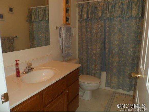 135 Supreme Dr - Photo 17