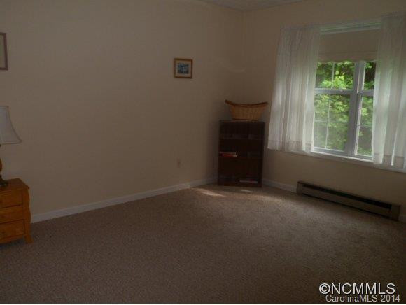 135 Supreme Dr - Photo 18