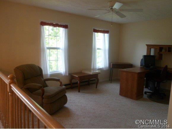 135 Supreme Dr - Photo 19