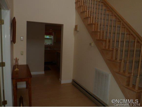 135 Supreme Dr - Photo 5