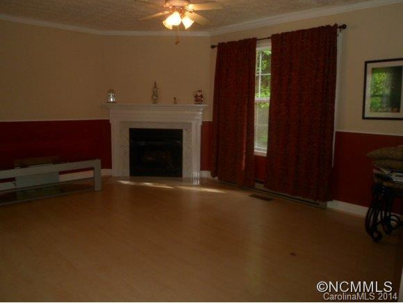 135 Supreme Dr - Photo 6