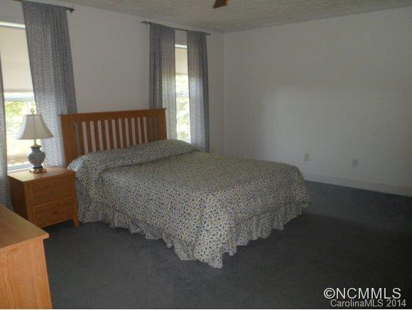 135 Supreme Dr - Photo 8