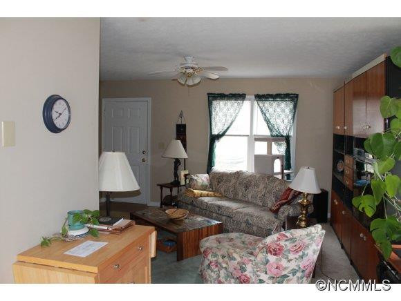 3 LAUREL BROOK DRIVE - Photo 2
