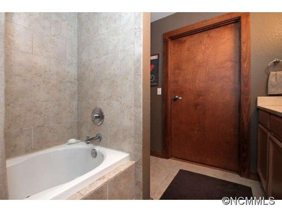12 S. Lexington Ave. Unit 200 - Photo 16