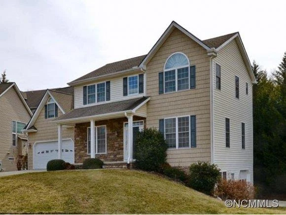 211 RIVERCREST BLVD.