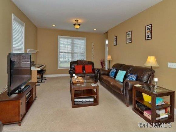 211 RIVERCREST BLVD. - Photo 6