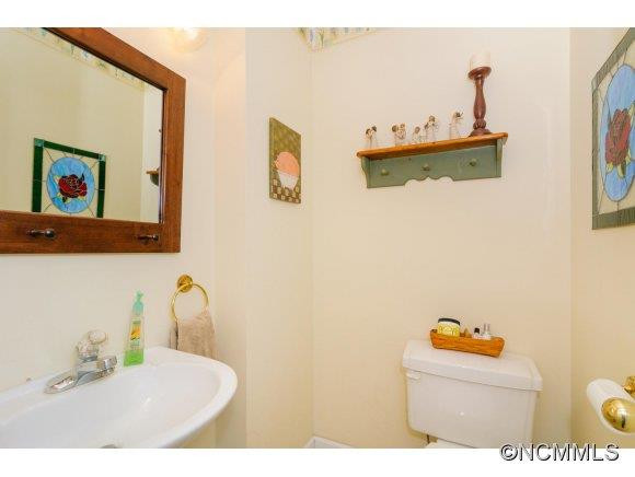 42 Forest Knoll Drive - Photo 14