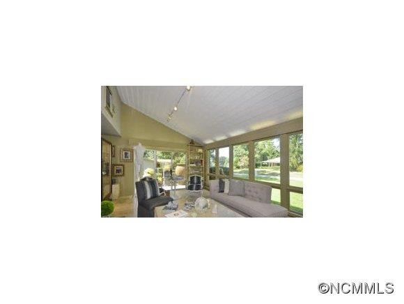 26 East Fox Chase Road - Photo 5