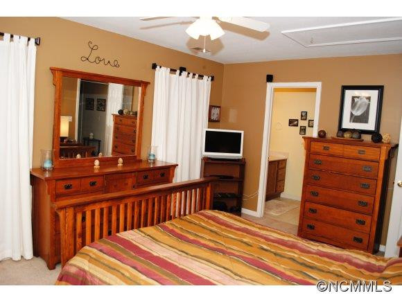 433 Wiltshire Circle - Photo 13