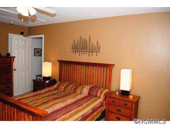 433 Wiltshire Circle - Photo 14