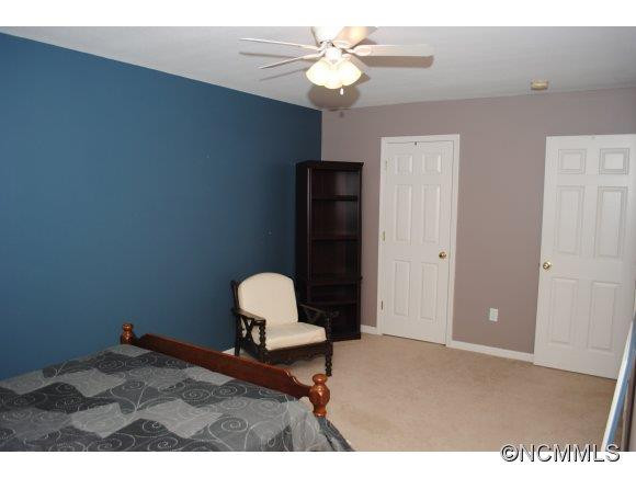 433 Wiltshire Circle - Photo 19