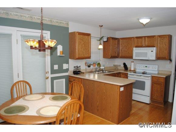 433 Wiltshire Circle - Photo 6