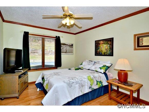 2890 Turnpike Road - Photo 14
