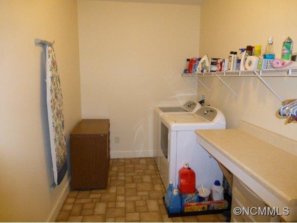 640 VISTA FALLS ROAD - Photo 14