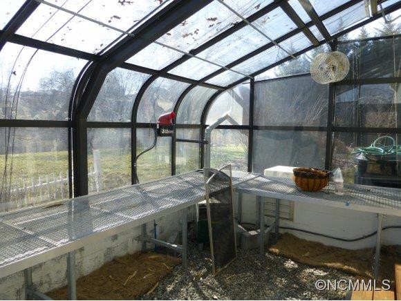 640 VISTA FALLS ROAD - Photo 18