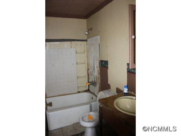 125 Hollywood Street - Photo 3