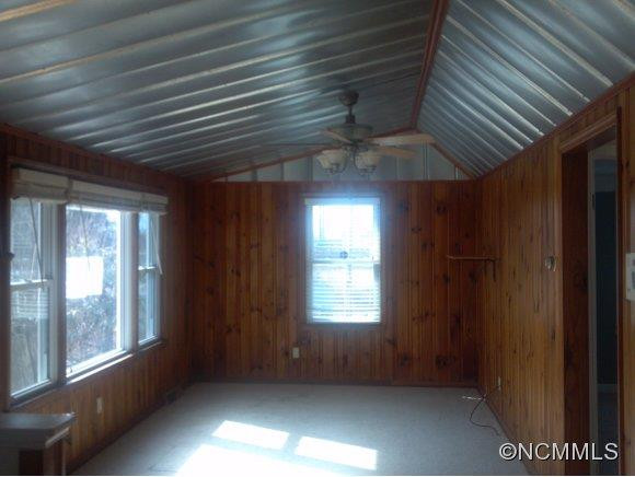 835 Jenkins Valley Road - Photo 3