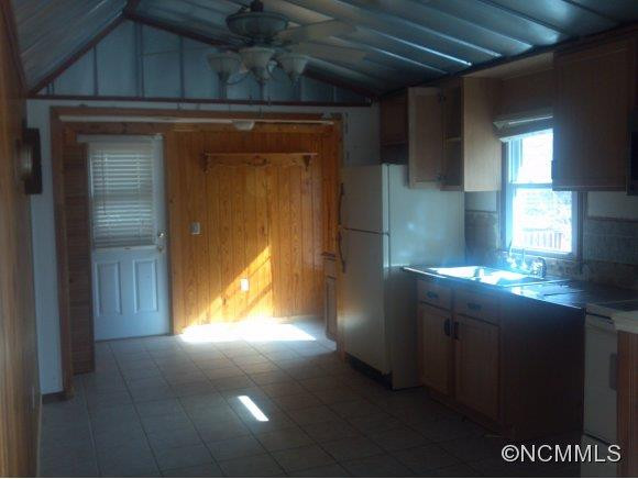 835 Jenkins Valley Road - Photo 4