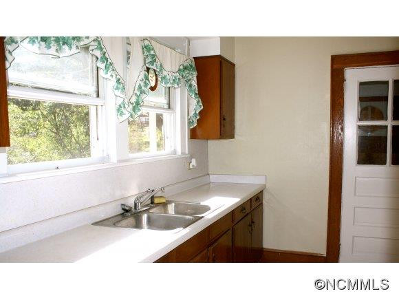 79 State - Photo 17