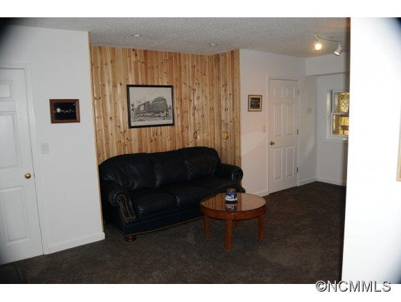 4 Hampton Lane - Photo 6