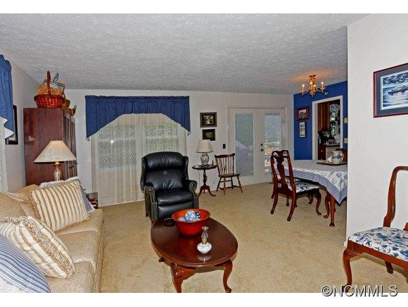 7 Margate Lane - Photo 4