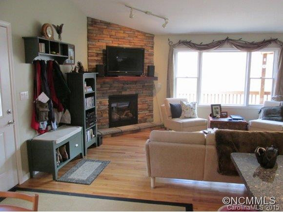 215 Wyoming Drive - Photo 3