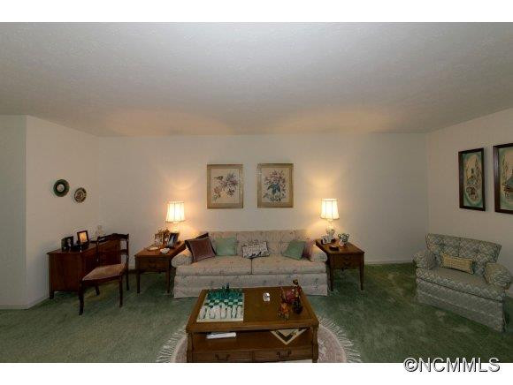 705 Shadywood Lane - Photo 6