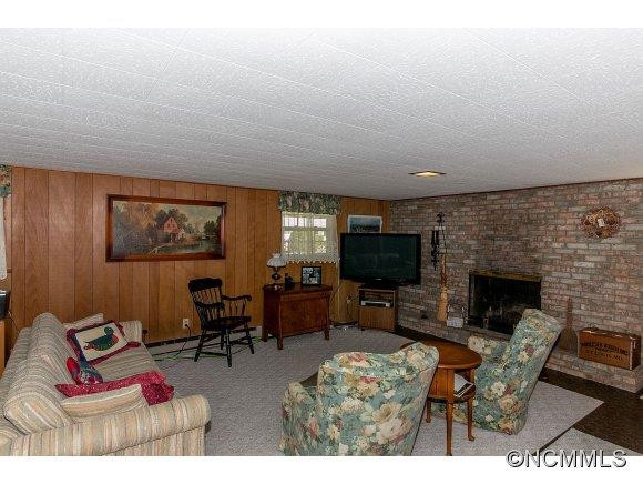 705 Shadywood Lane - Photo 8