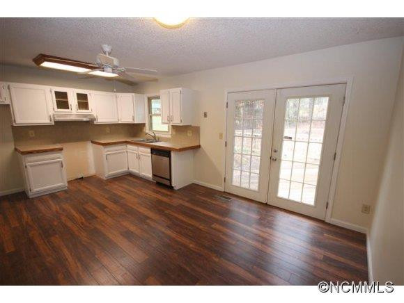 15 Ashwood Dr. - Photo 2