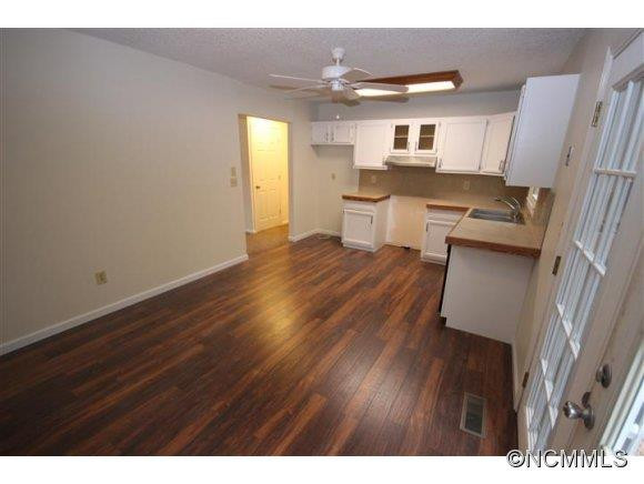 15 Ashwood Dr. - Photo 3