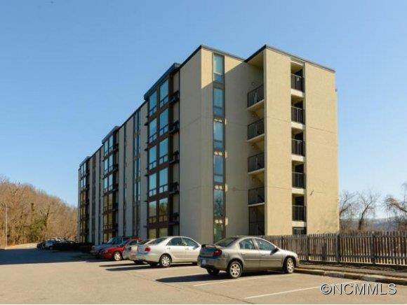 647 TOWN MOUNTAIN UNIT 302