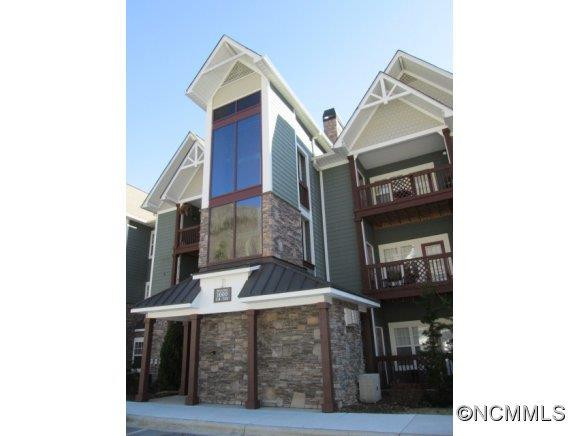 1000 Olde Eastwood Village # 106