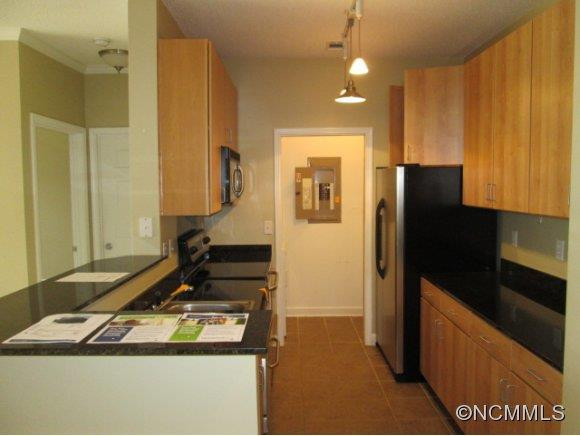 1000 Olde Eastwood Village # 106 - Photo 6