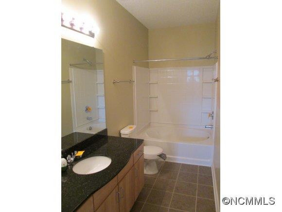 1000 Olde Eastwood Village # 106 - Photo 7