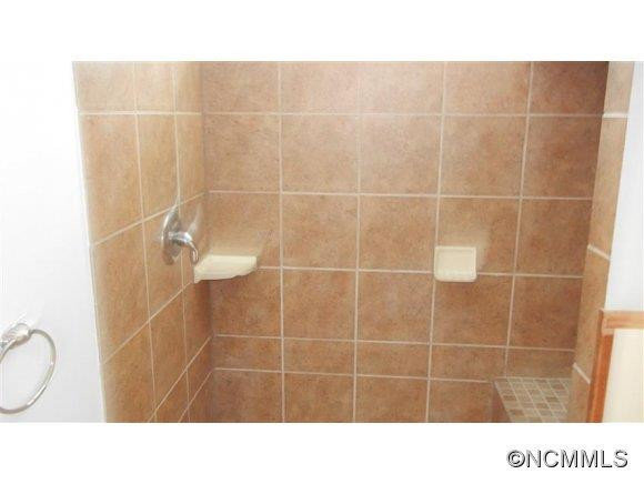 18 Tanglewood Drive - Photo 6