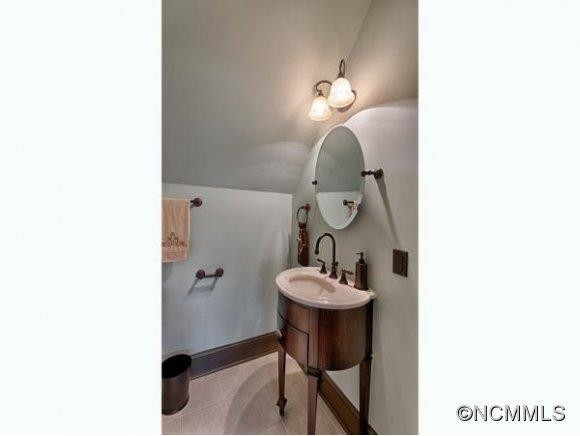 53 NETHERMEAD - Photo 18