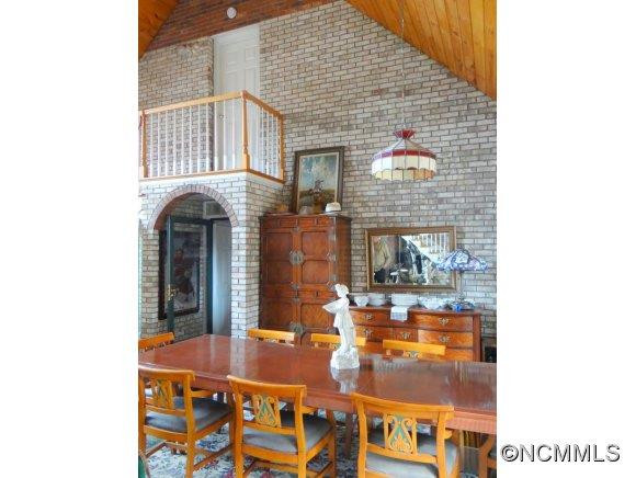 270 Ridgeway Road - Photo 4