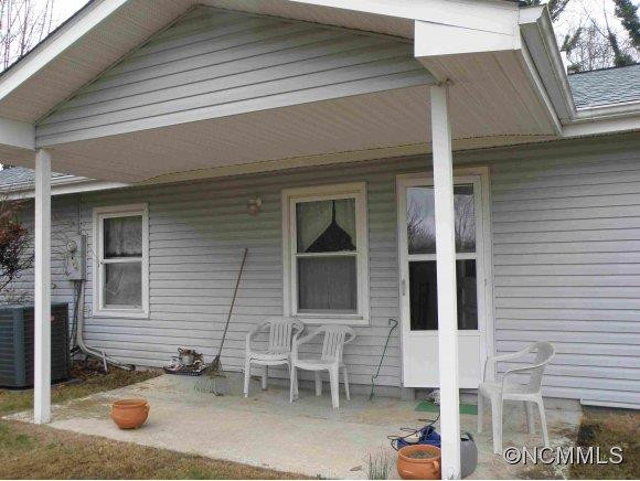 308 Northeast Ave - Photo 2