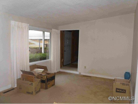 308 Northeast Ave - Photo 12