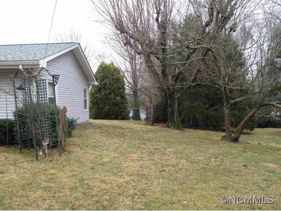 308 Northeast Ave - Photo 14