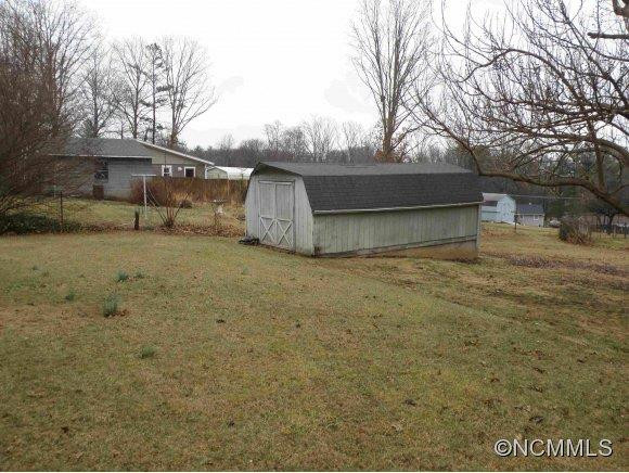 308 Northeast Ave - Photo 16