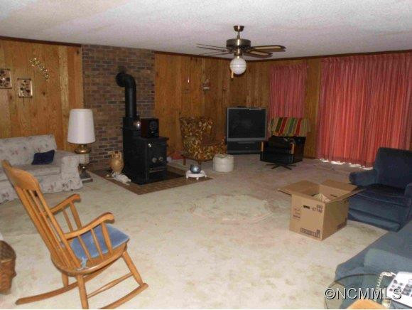 308 Northeast Ave - Photo 3