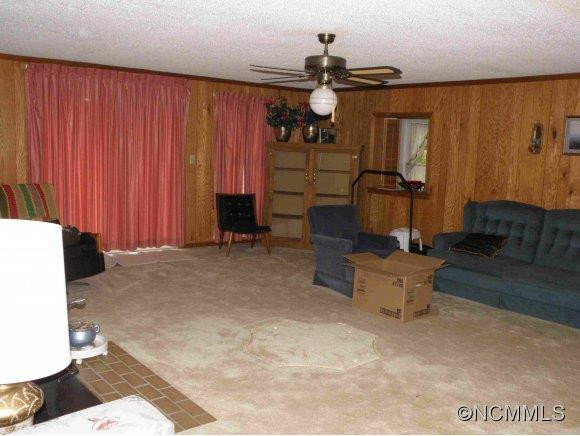 308 Northeast Ave - Photo 4