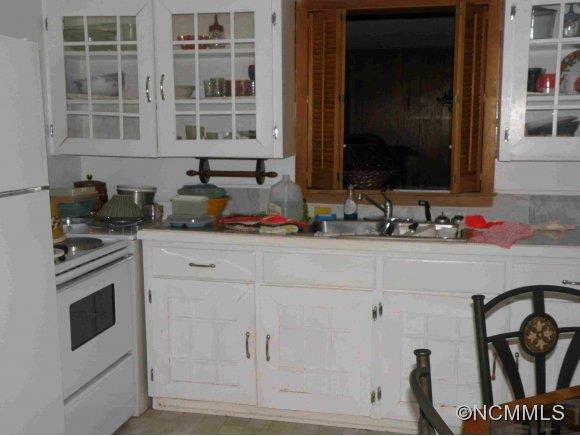 308 Northeast Ave - Photo 9
