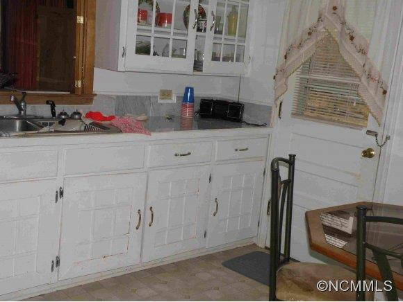 308 Northeast Ave - Photo 10
