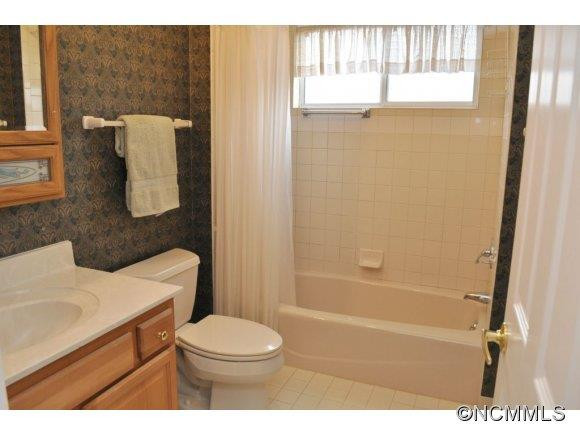 1042 SADDLEBROOK DRIVE - Photo 13