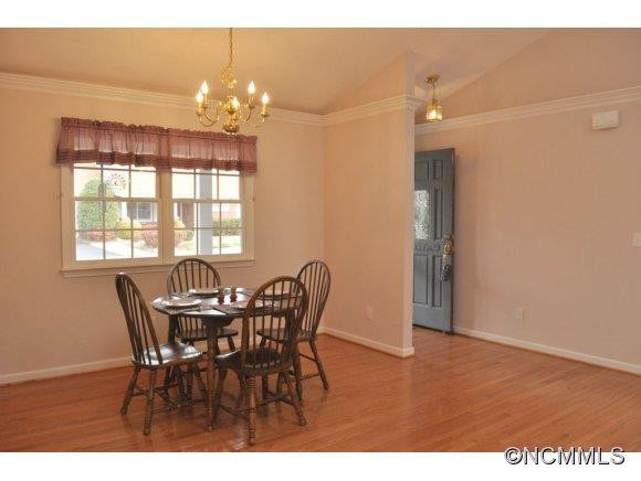 1042 SADDLEBROOK DRIVE - Photo 4